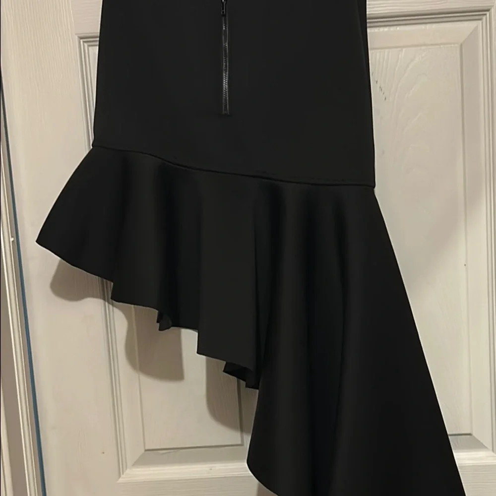 NWT🖤Cynthia Rowley Black Asymmetrical Flounce Skirt. Size 0
